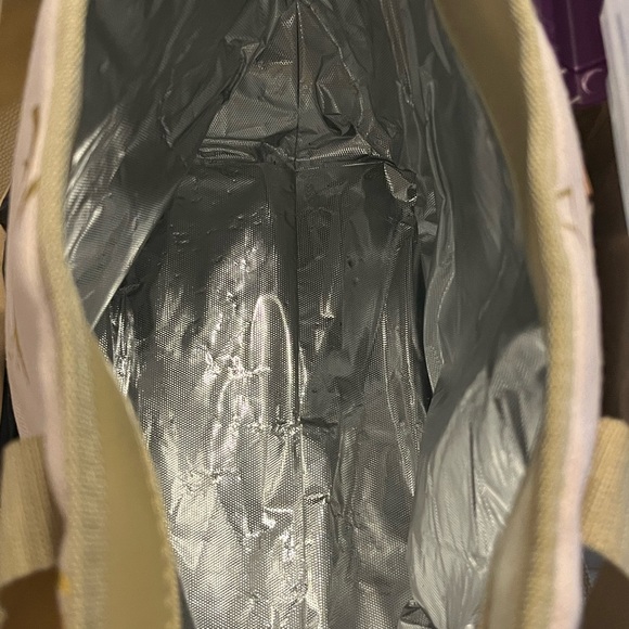 Natural Elements Medium/Large Size Insulated Tote Cooler. - Picture 3 of 5